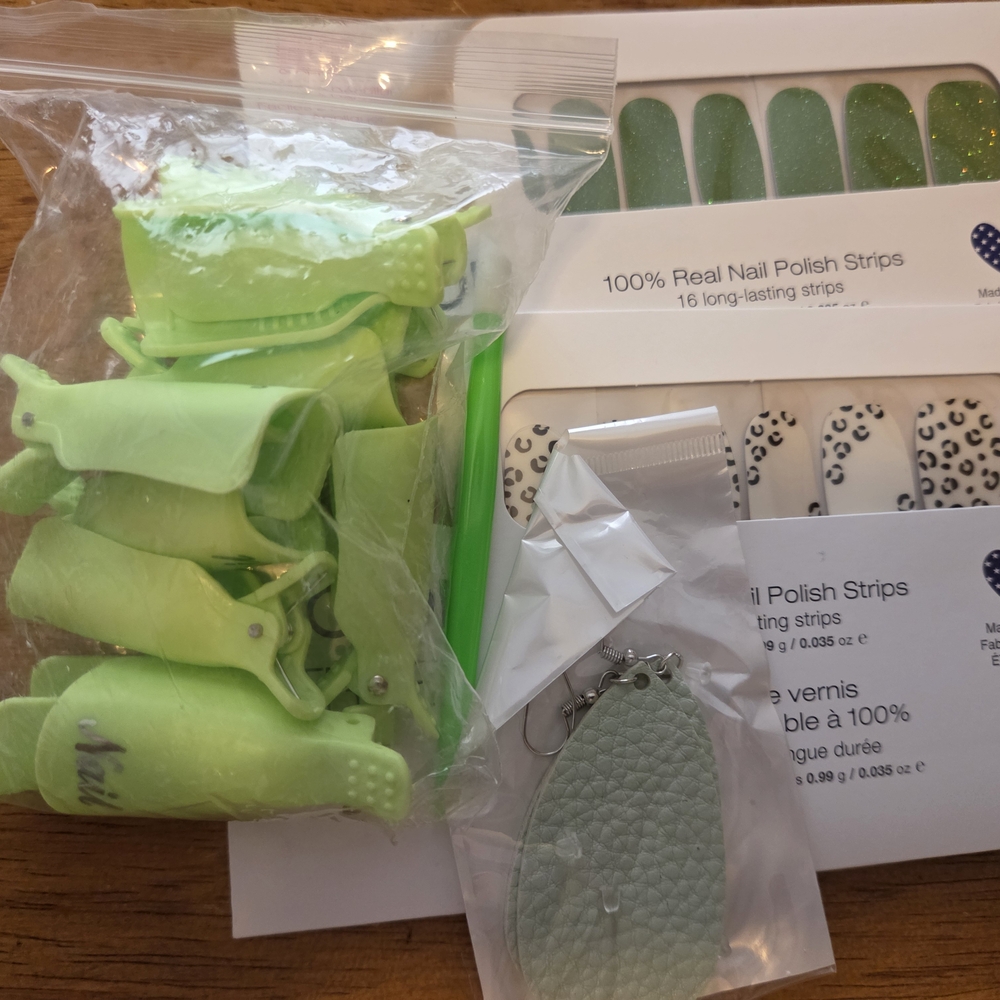 Color Street Nail Polish Strips - Lime and White Leopard